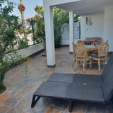 Island Village * 阿德耶