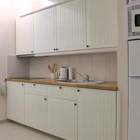 Island Village * 阿德耶