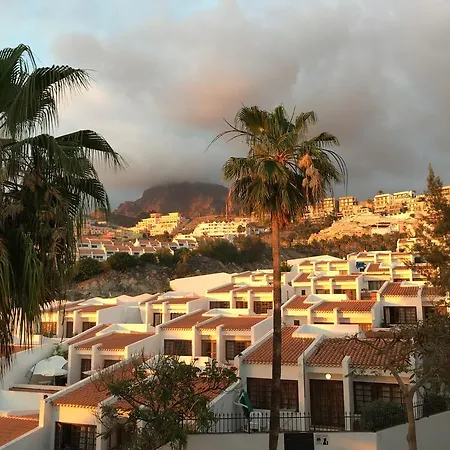 Villa Island Village *