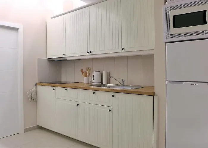 Island Village * 阿德耶