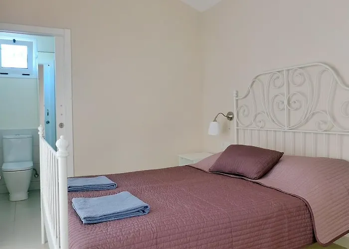 Island Village 阿德耶